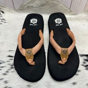 Yellow Box Ferrin Flip Flops Size 9